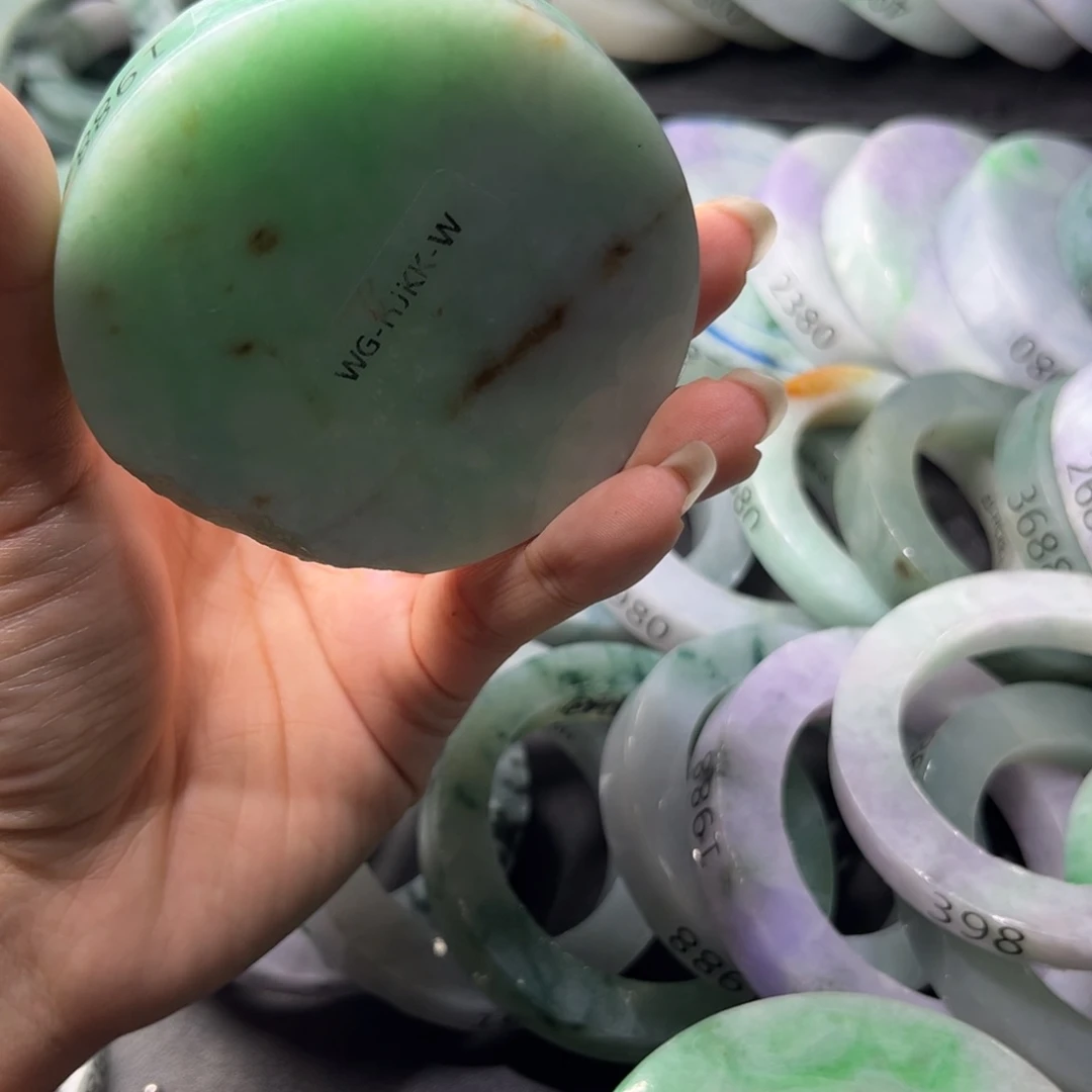 定制翡翠手镯未镶嵌?**堂