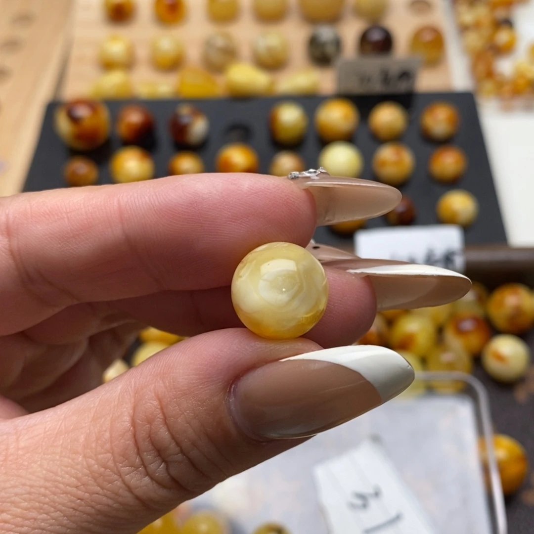 茜***.琥珀未镶嵌珠宝奇石蜜蜡