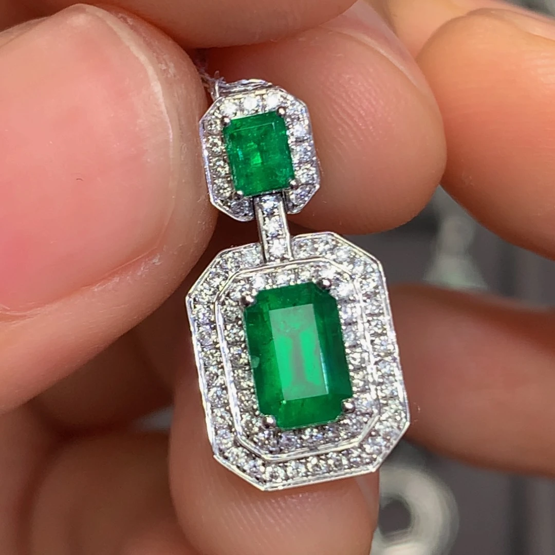 祖母绿颈饰18K金镶嵌