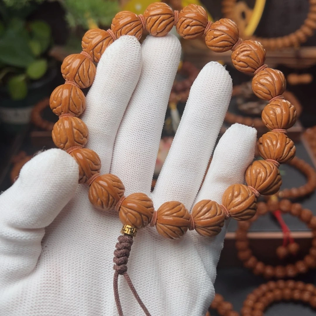 吊坠桃核1.5祥云手持