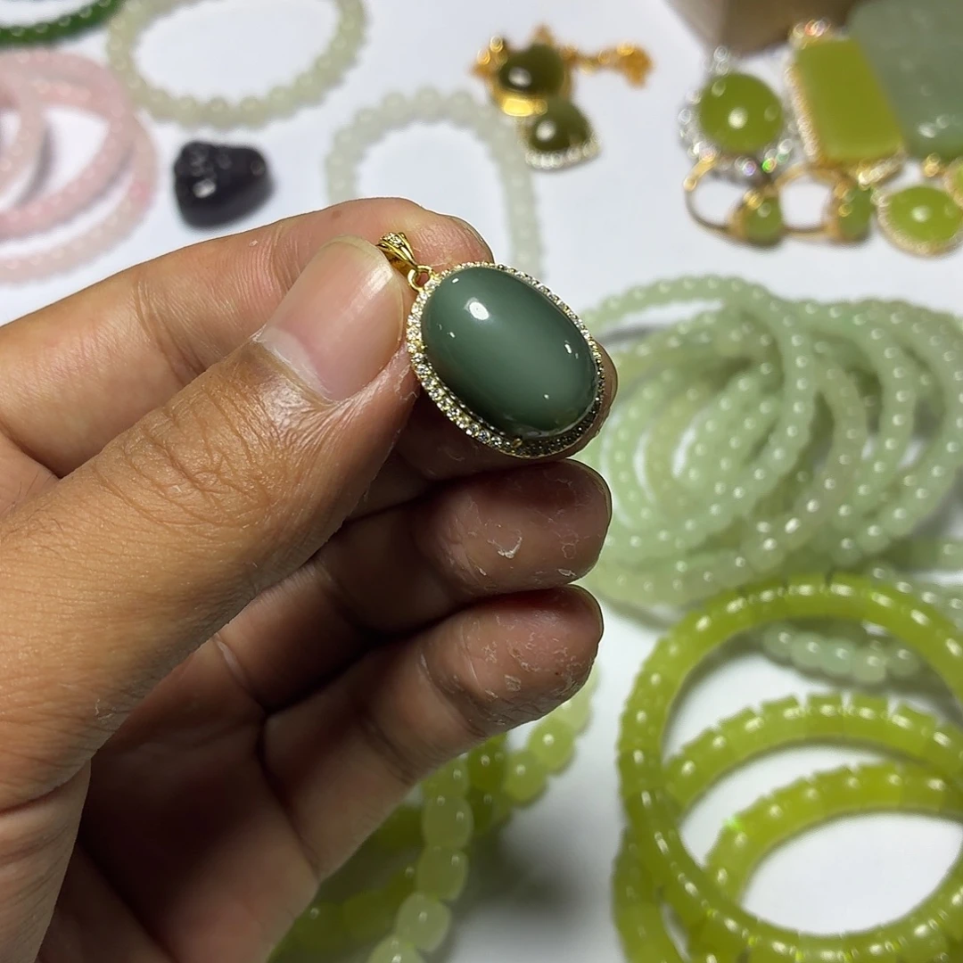 和田玉未镶嵌颈饰