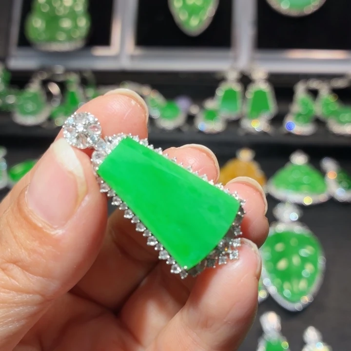 翡翠18K金镶嵌吊坠(不含链)翡翠