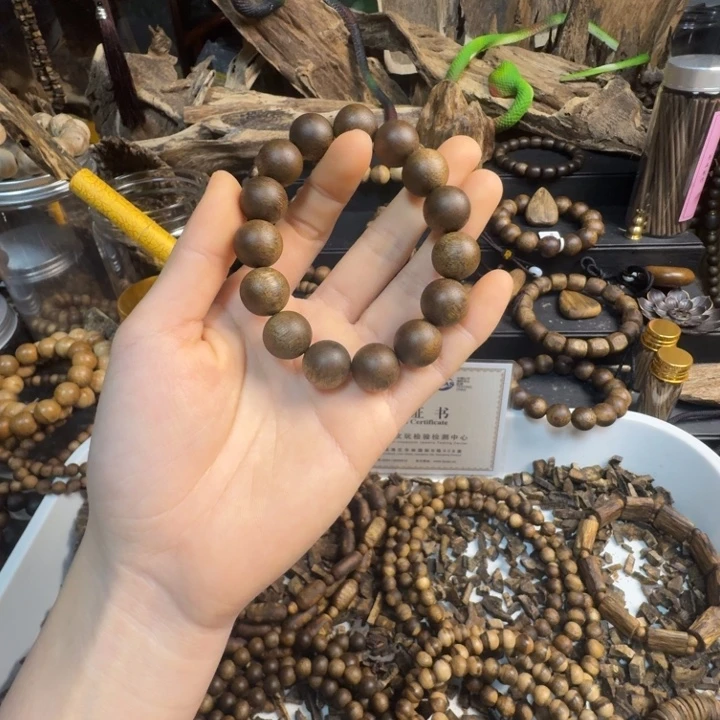 S***6沉香碎屑沉香海南莺歌绿1.4大21克➕沉香碎屑多样性