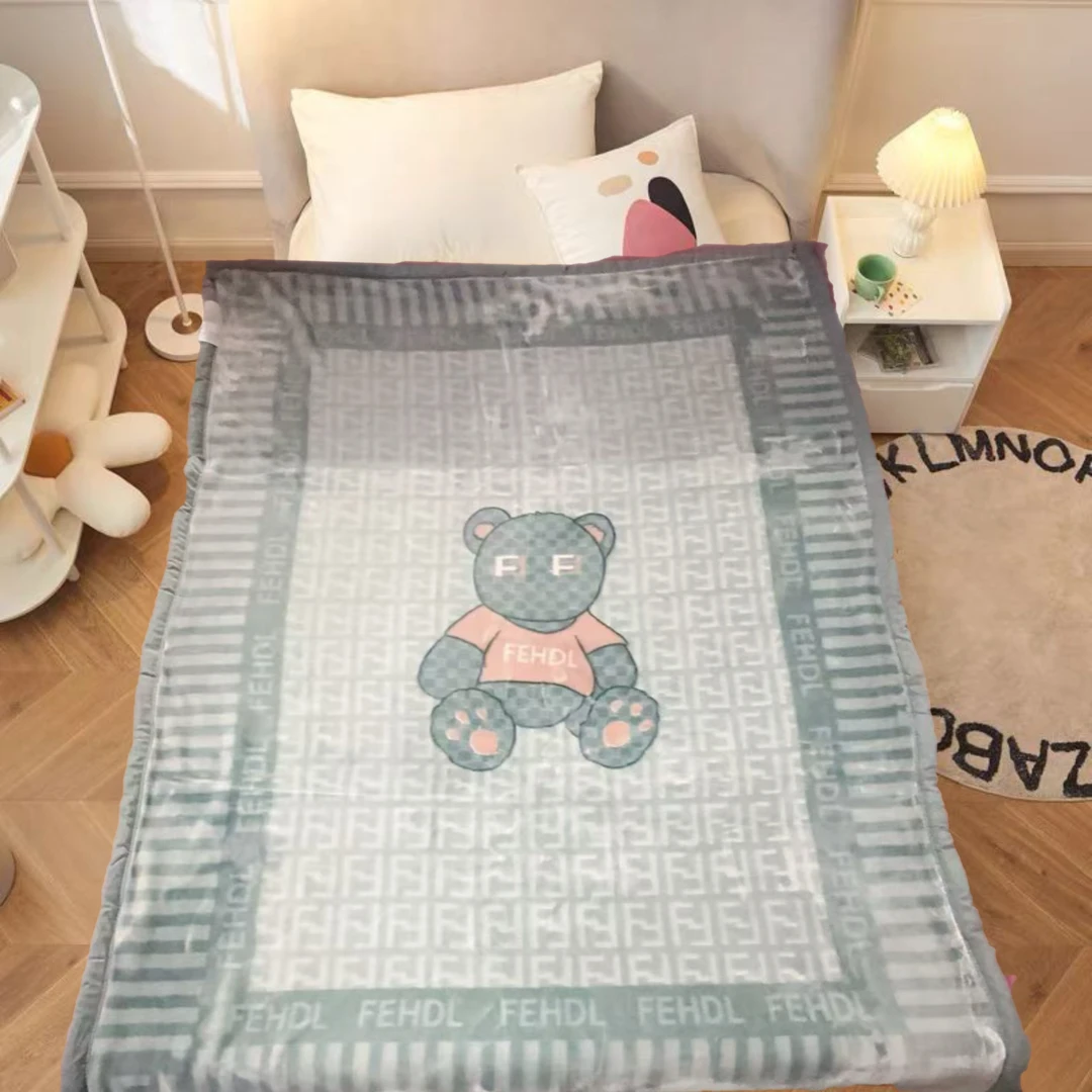 150*200cm 蓝色矩形字母f熊 双层 午睡毯多功能毛毯奶绒绒毛毯
