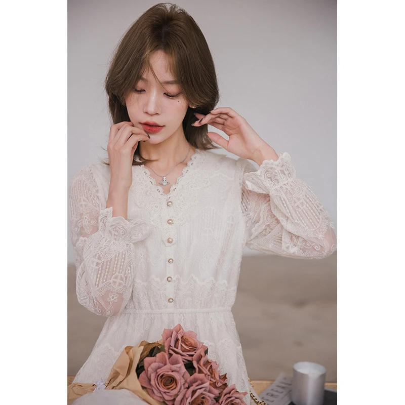 【季末折扣】神仙姐姐连衣裙定位裁剪蕾丝减龄女V领连衣裙
