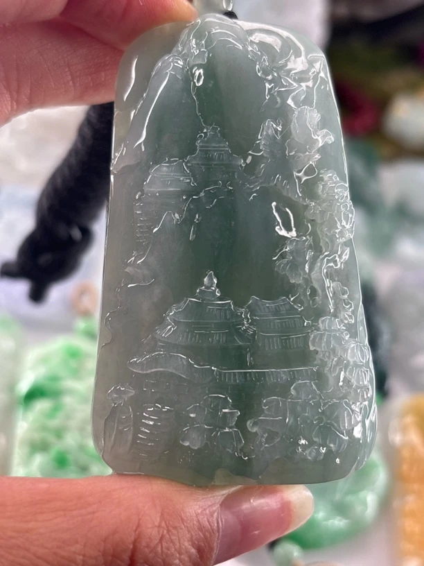 天然缅甸翡翠A货厚装山水牌(65×39×12)