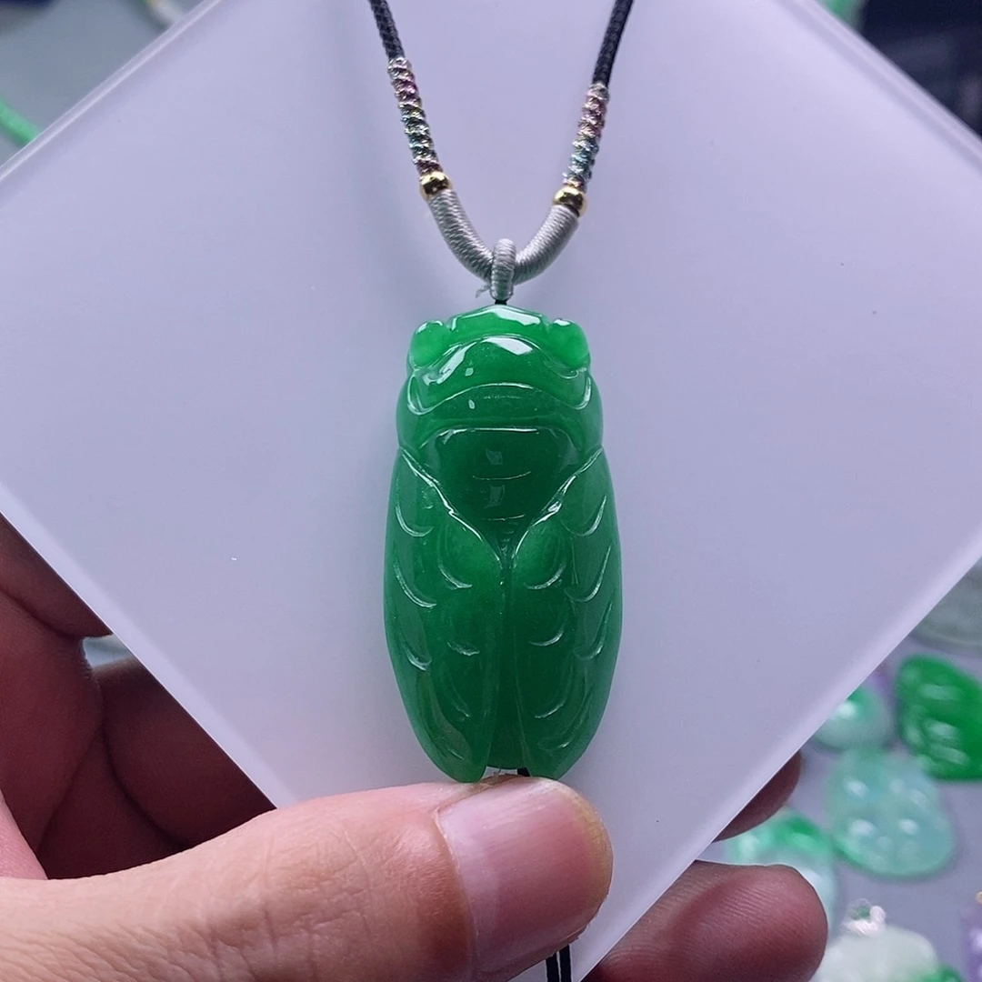 翡翠未镶嵌吊坠(赠链)