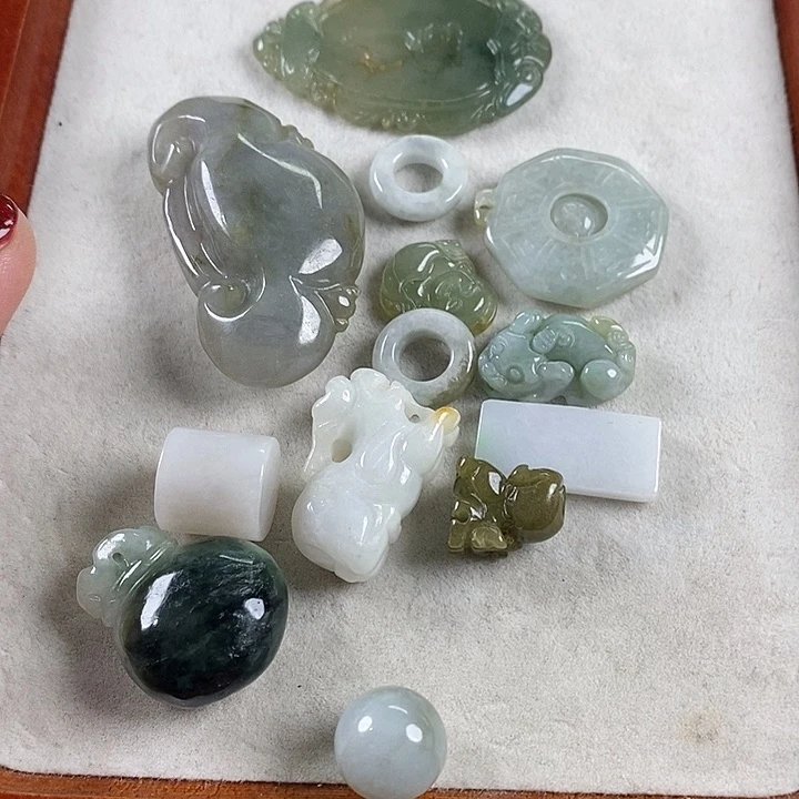 翡翠颈饰未镶嵌翡翠38