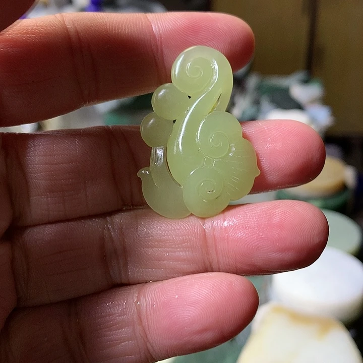 颈饰未镶嵌和田玉（糖玉）