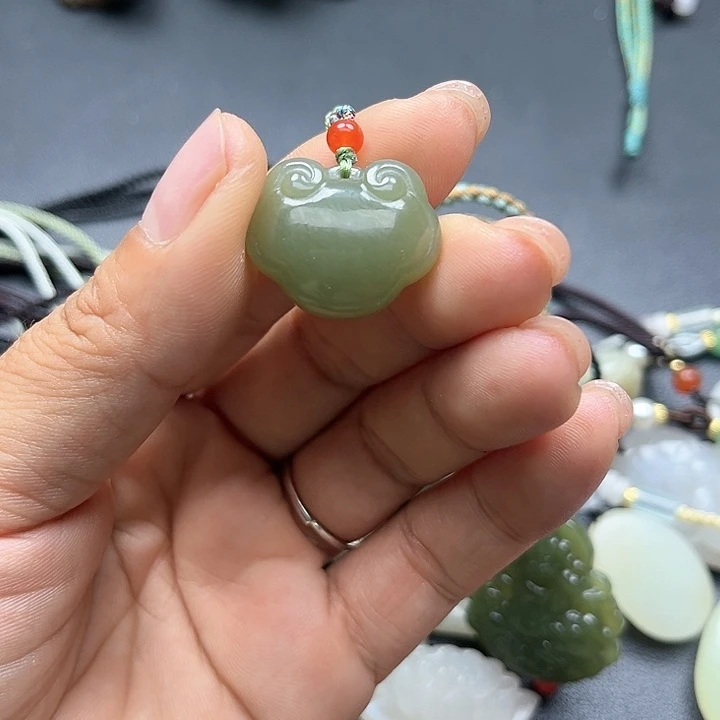 【闪购商品】颈饰未镶嵌和田玉