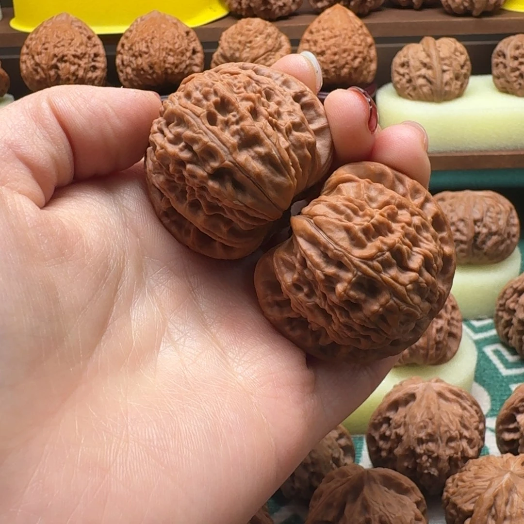 小***和文玩核桃吊坠41.5白狮子