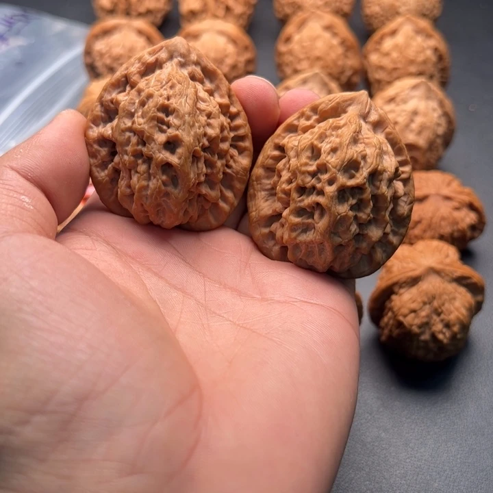 文玩核桃吊坠44尺寸有修的金公子