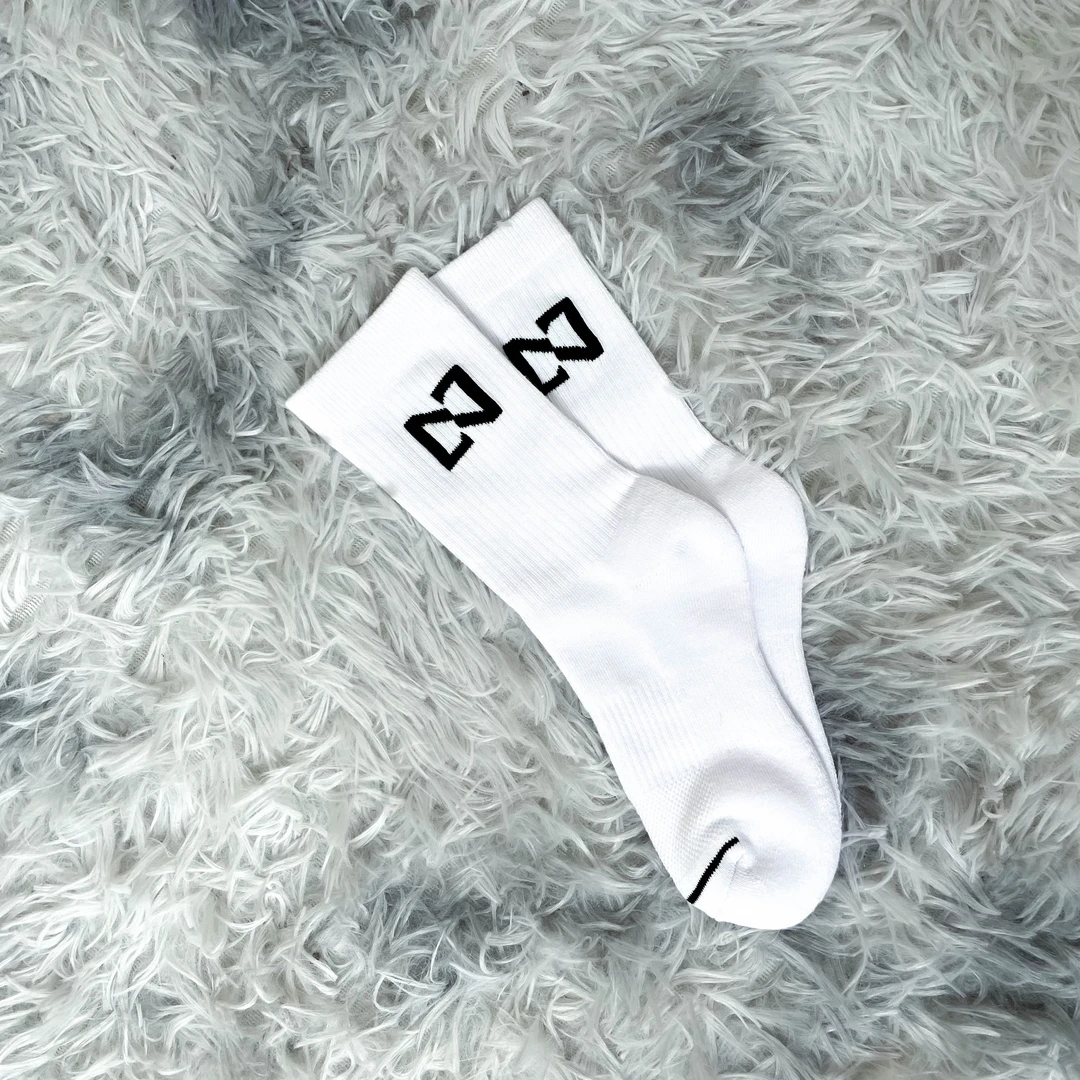 【MAVORA】舒适透气长筒袜子休闲风夏季运动袜中性袜