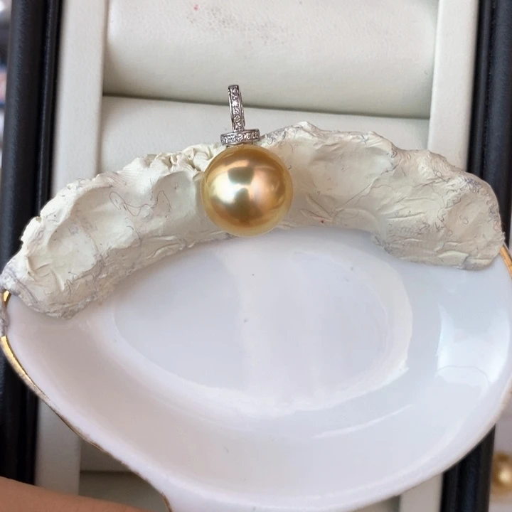 海水珍珠吊坠(不含链)18K金镶嵌大*腿