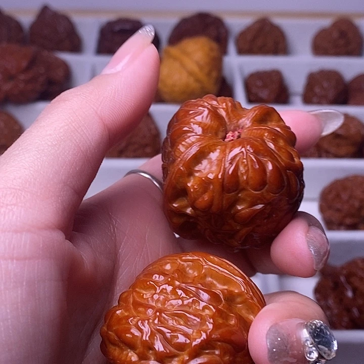 爱***拉文玩核桃手串文玩核桃