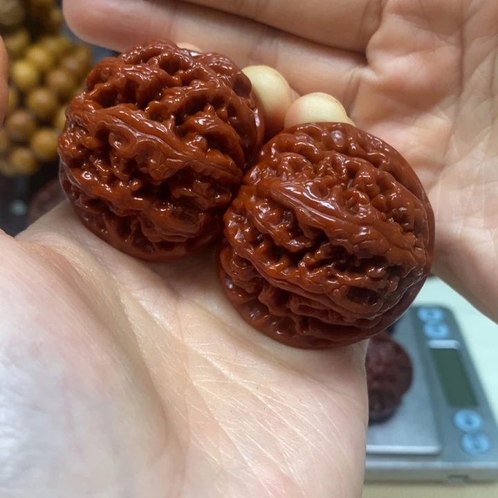 文玩核桃吊坠粗筋