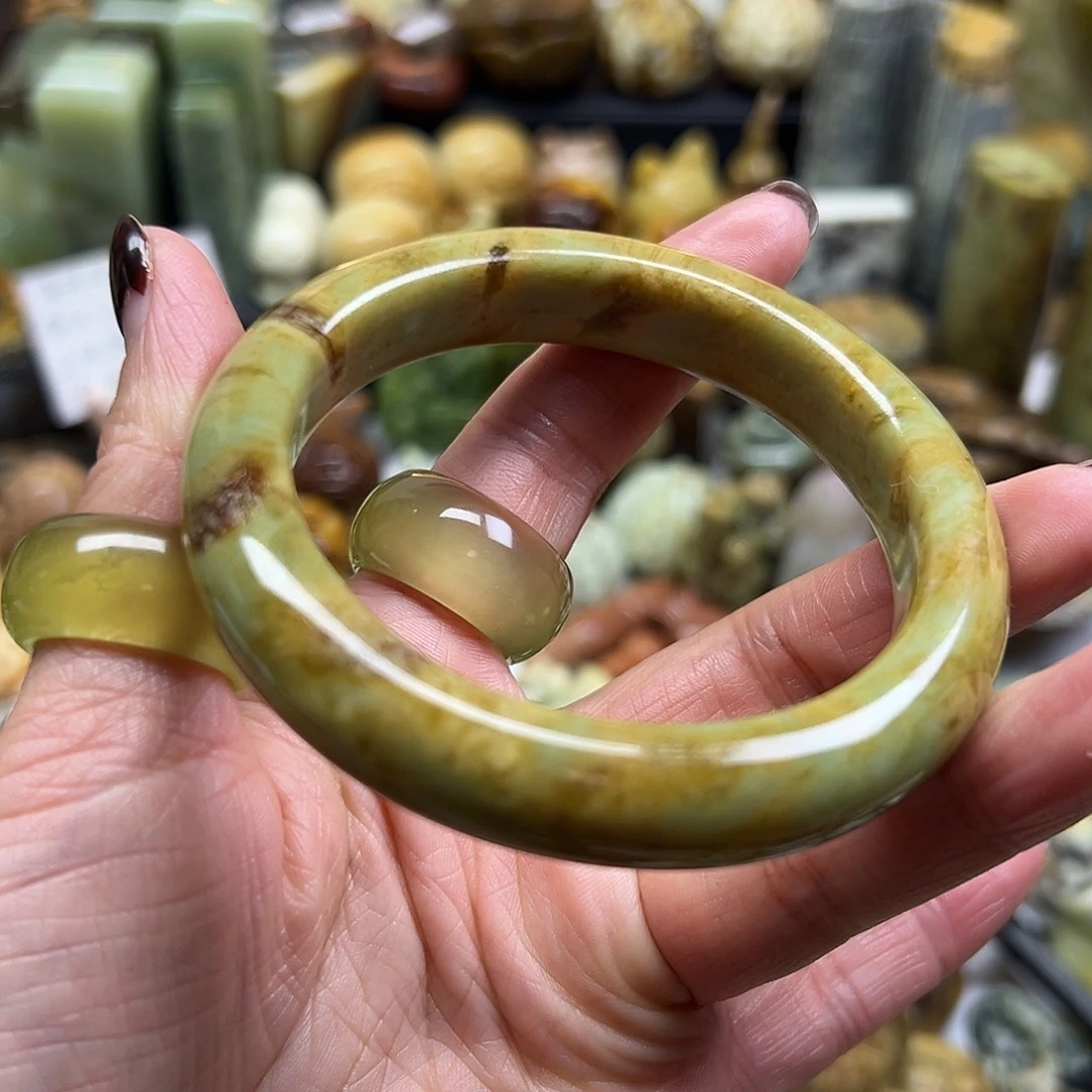 岫玉未镶嵌颈饰花玉兰60有瑕