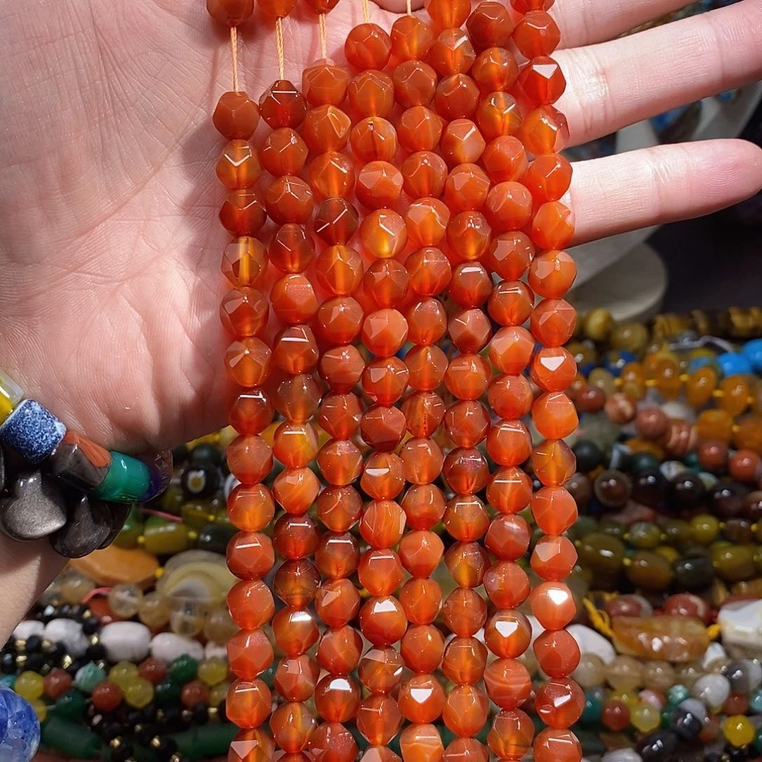 石英质玉未镶嵌，红玛瑙万切菱形珠10mm，