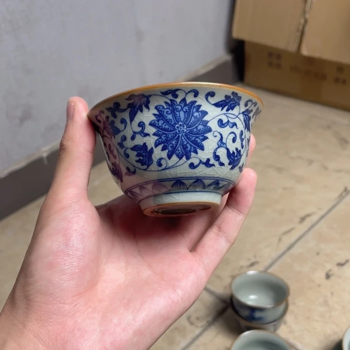 瓷片青花缠枝莲杯jjjj