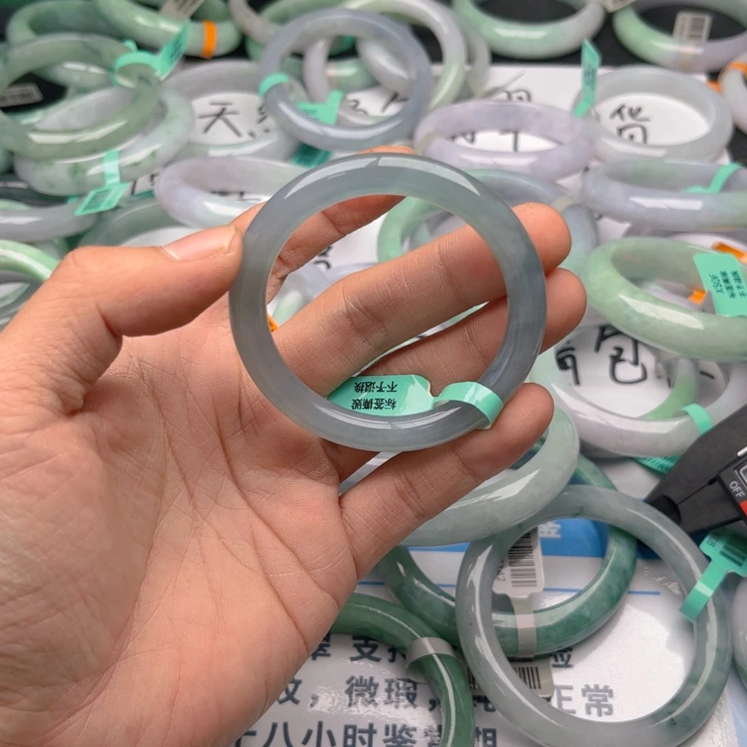 未镶嵌手镯翡翠525354。 183