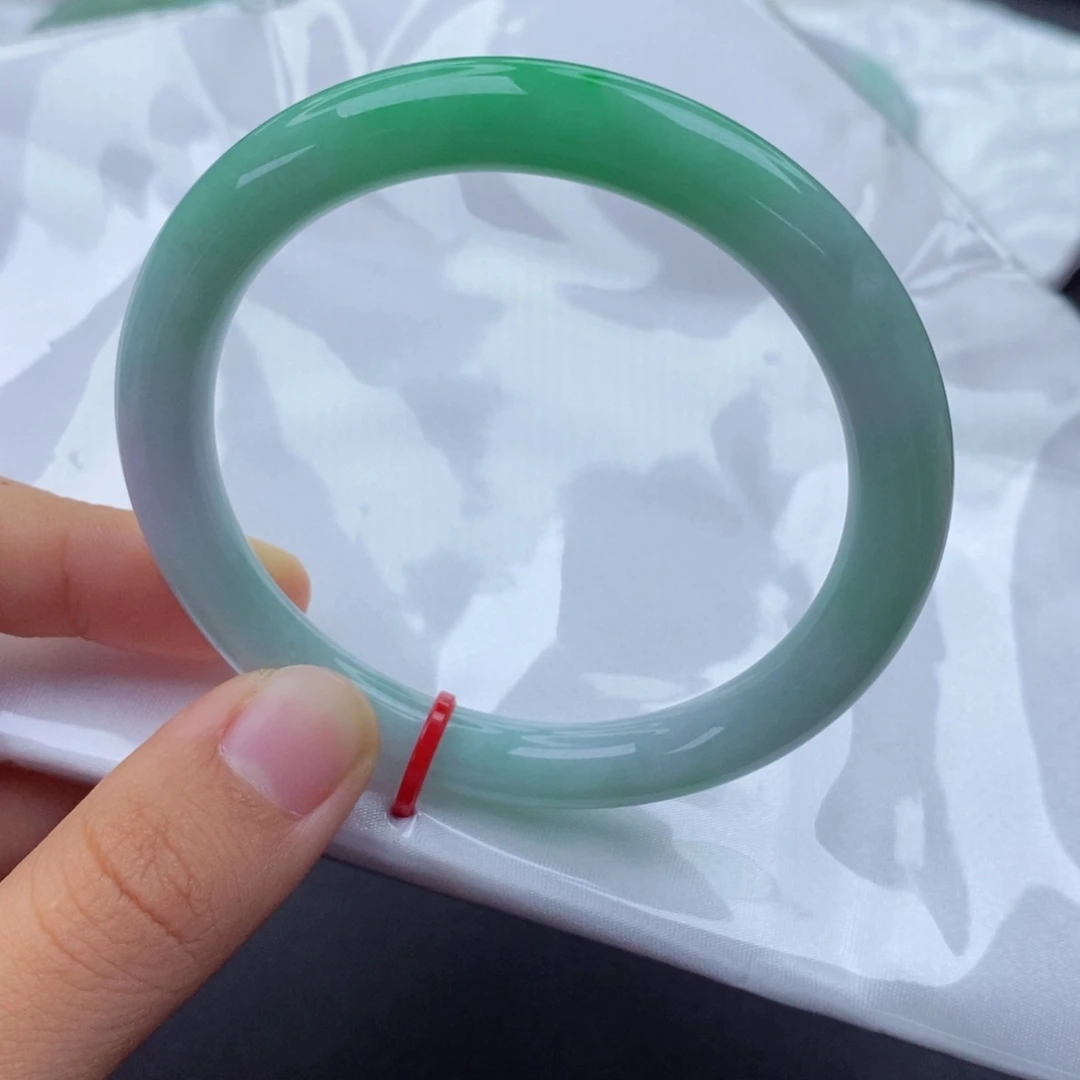 翡翠未镶嵌手镯（圆镯）56圈