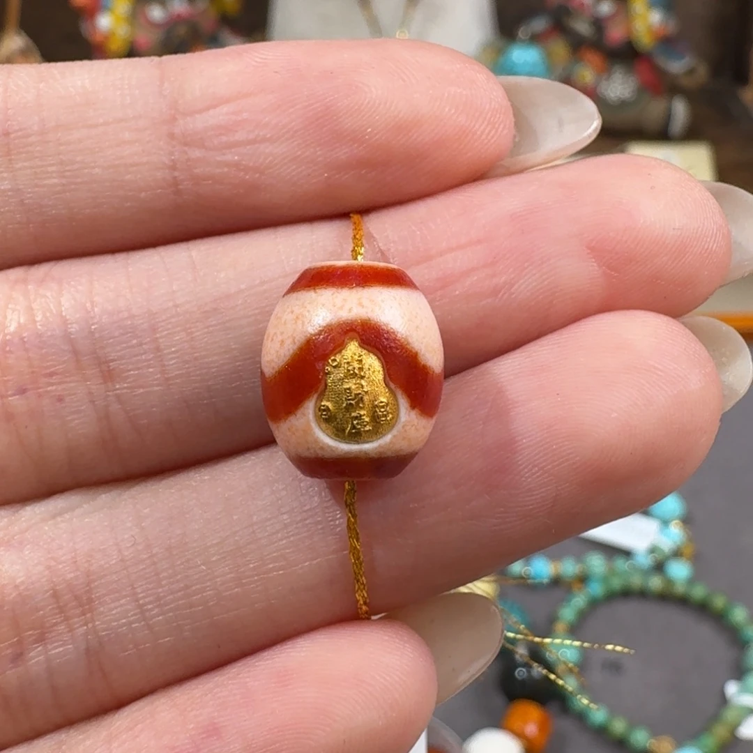 举****未镶嵌石英质玉珠宝半成品虎牙天珠