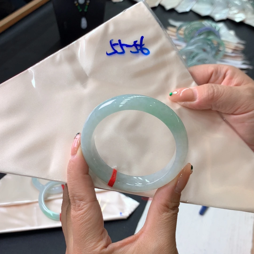 未镶嵌手镯翡翠48小时鉴赏