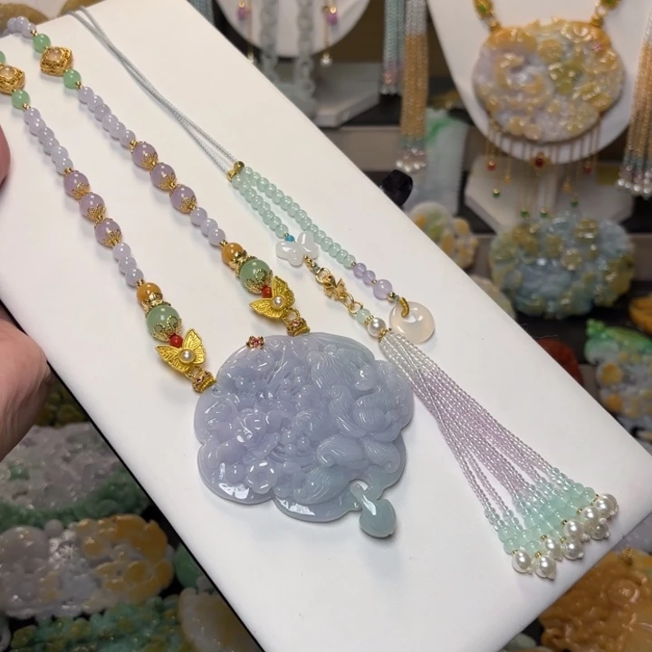 翡翠未镶嵌颈饰吊坠