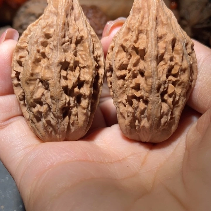 把件文玩核桃东北楸子小雪68