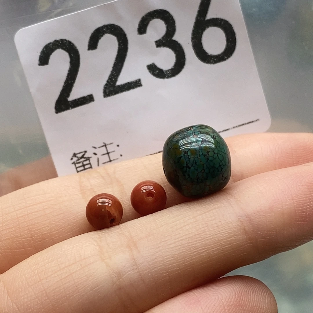 颈饰未镶嵌南红玛瑙