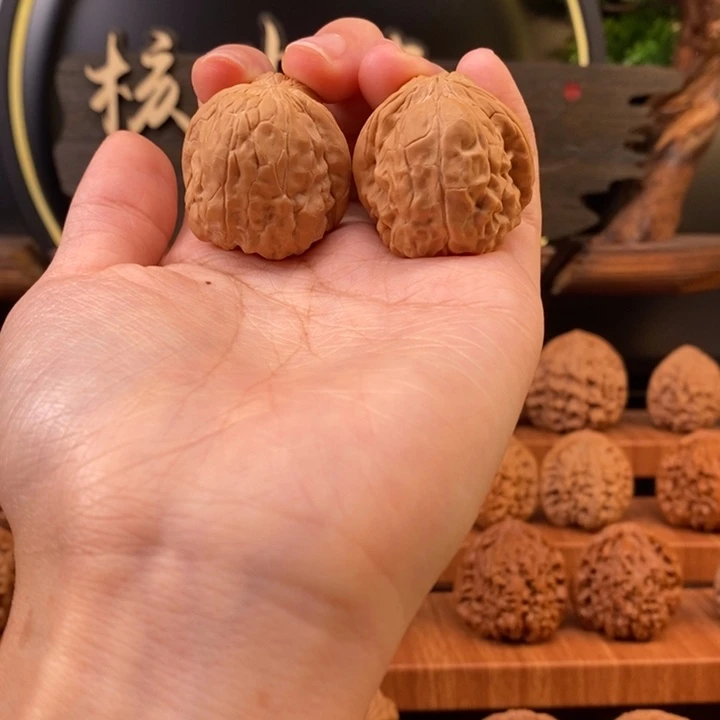 吊坠文玩核桃32金蝉尊