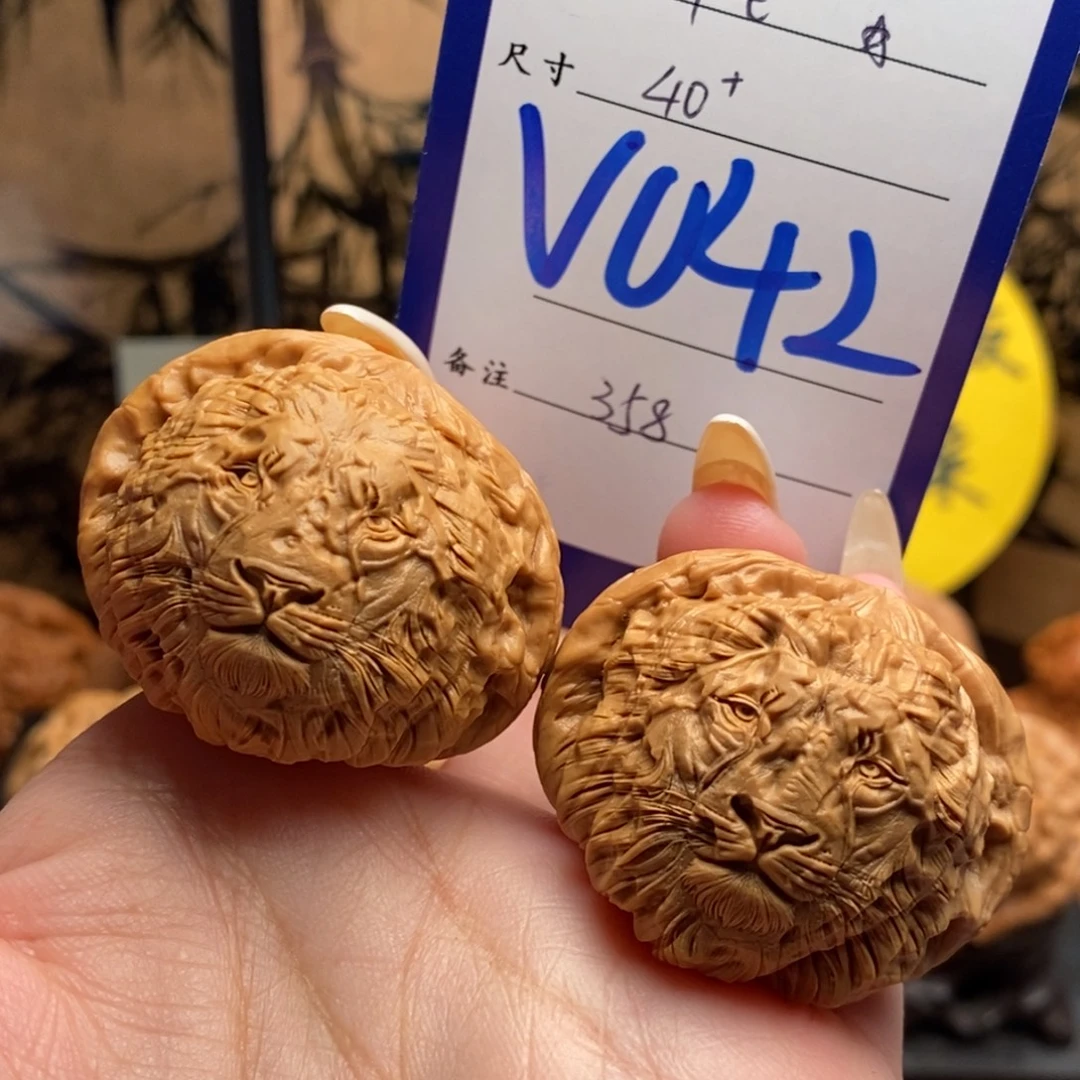 把件文玩核桃南瓜墩雕刻狮王40