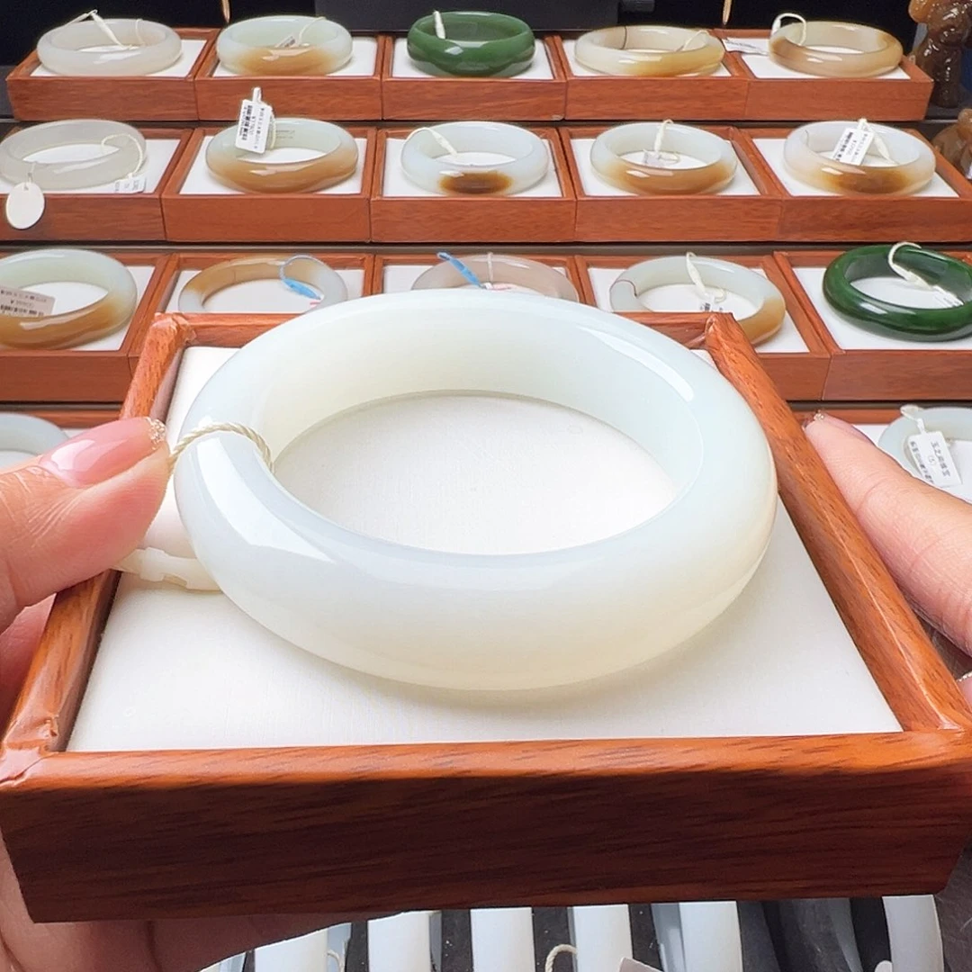 和田玉手镯未镶嵌55