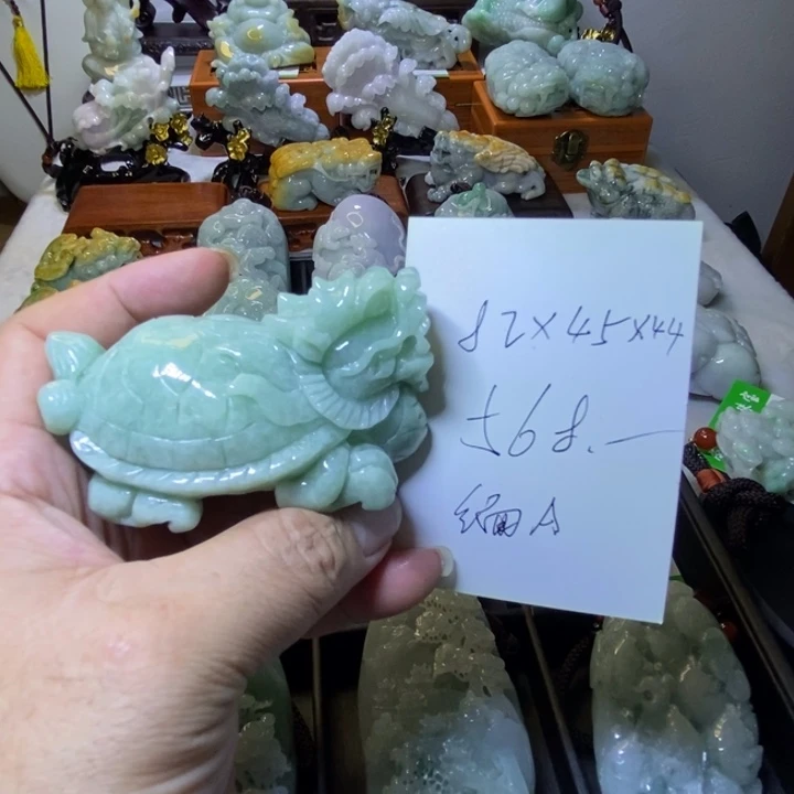 颈饰未镶嵌翡翠龙龟小摆件