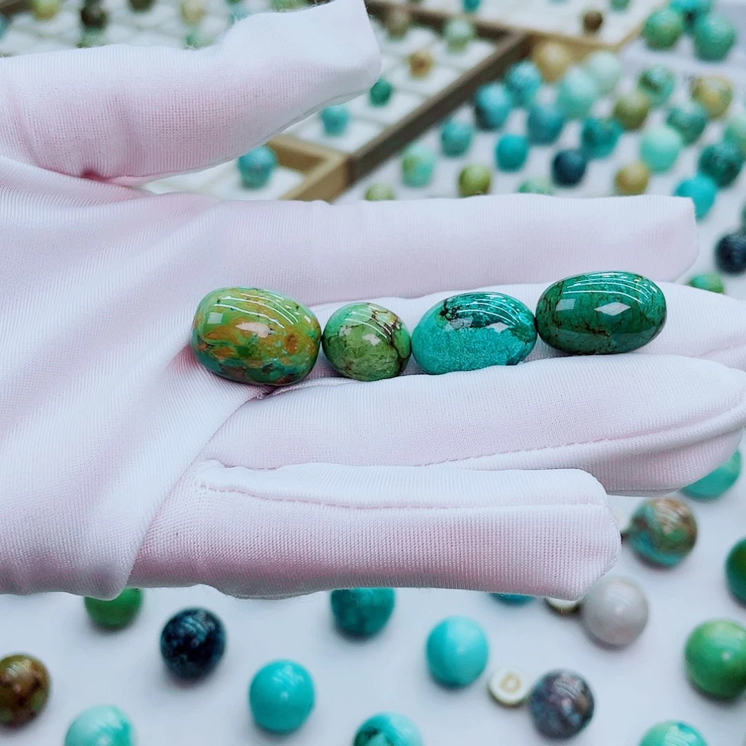 绿松石未镶嵌随行白**角