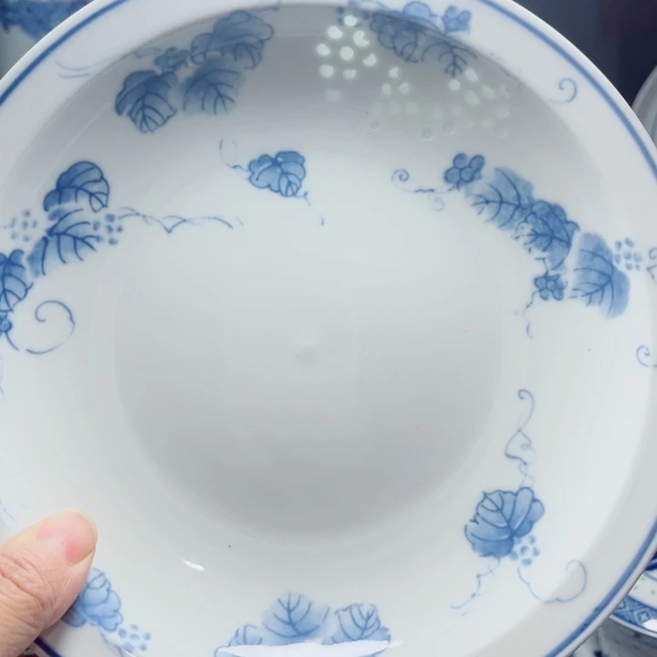 青花玲珑8寸窝盘葡萄