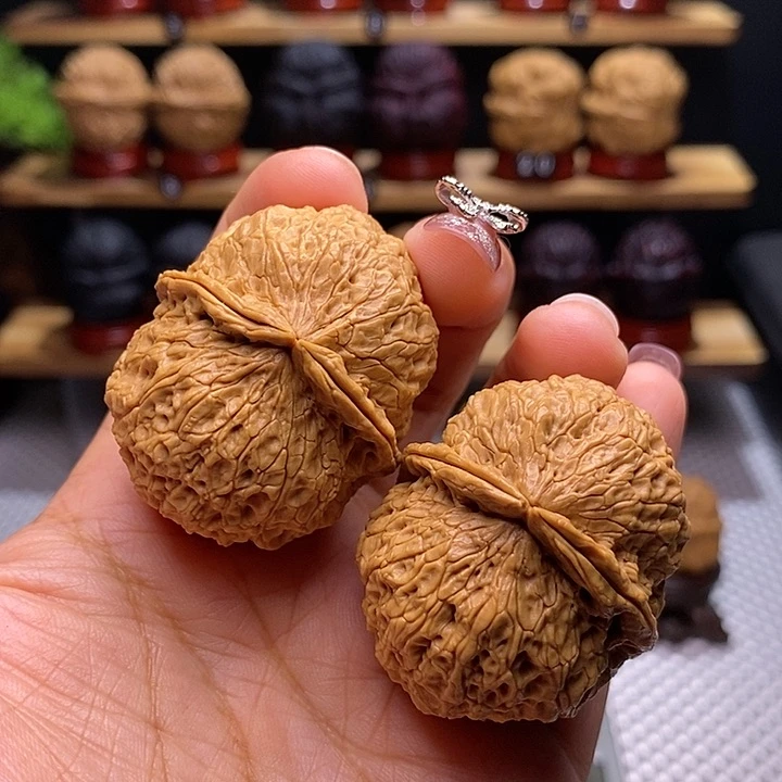 文玩核桃把件福虎元宝40