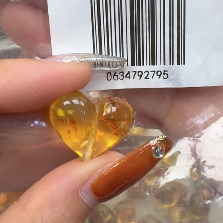 蜜***y琥珀未镶嵌珠宝奇石