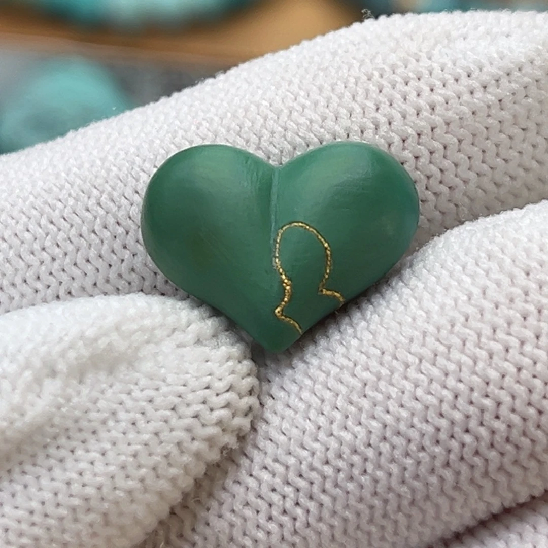 绿松石未镶嵌珠宝奇石玉化绿屁桃