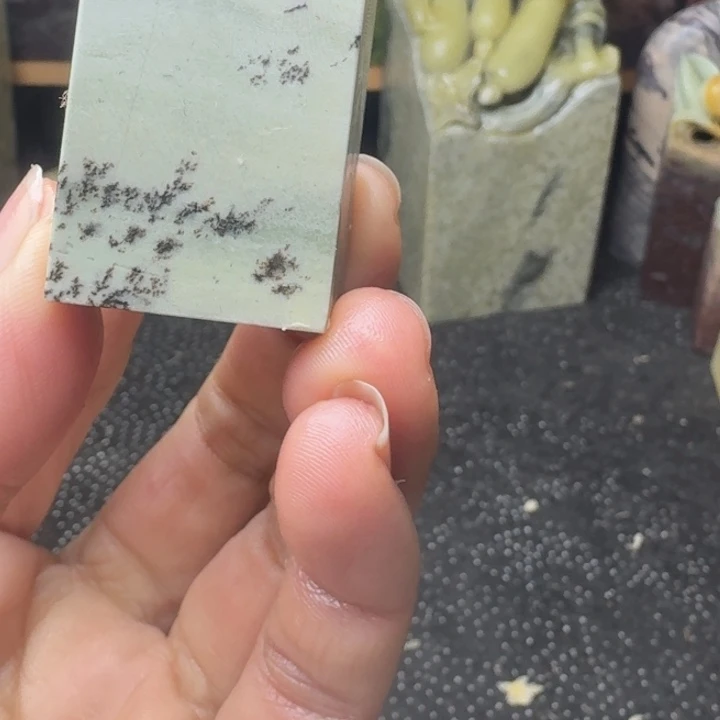 用***8老挝石青田老封门水草花