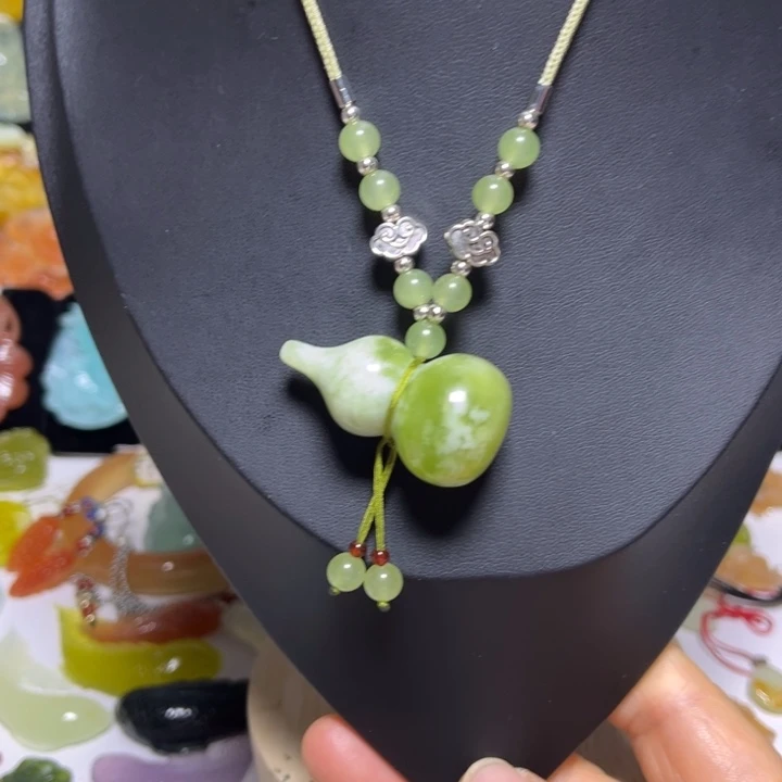 蛇纹石玉未镶嵌吊坠(赠链)