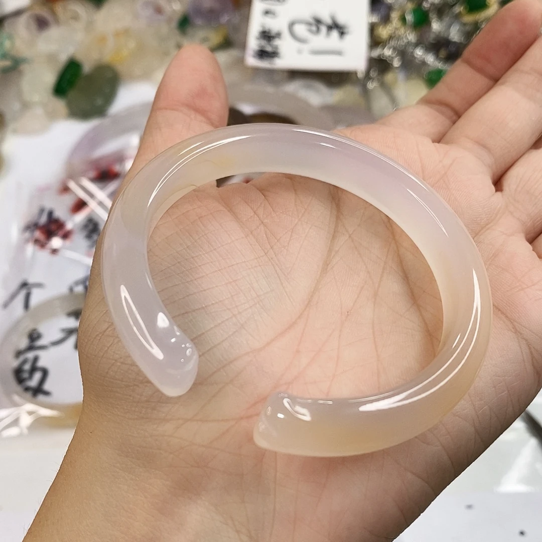 玛瑙/玉髓未镶嵌手镯A485。57.4圈