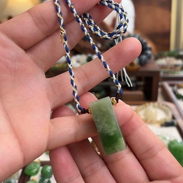 和田玉（翠青玉）未镶嵌颈饰