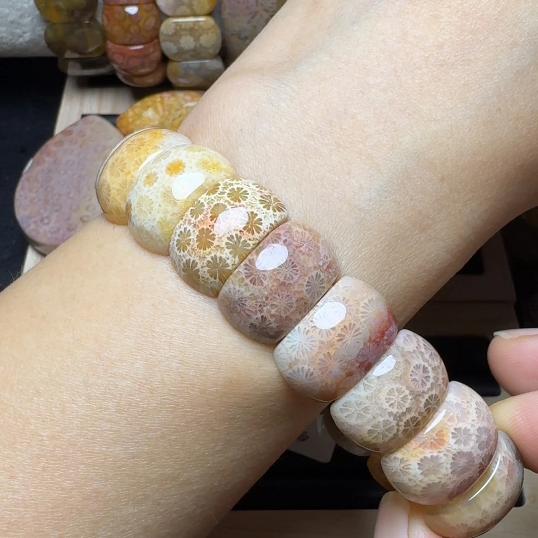 未镶嵌灯美人，紫粉黄清晰小花硅化玉