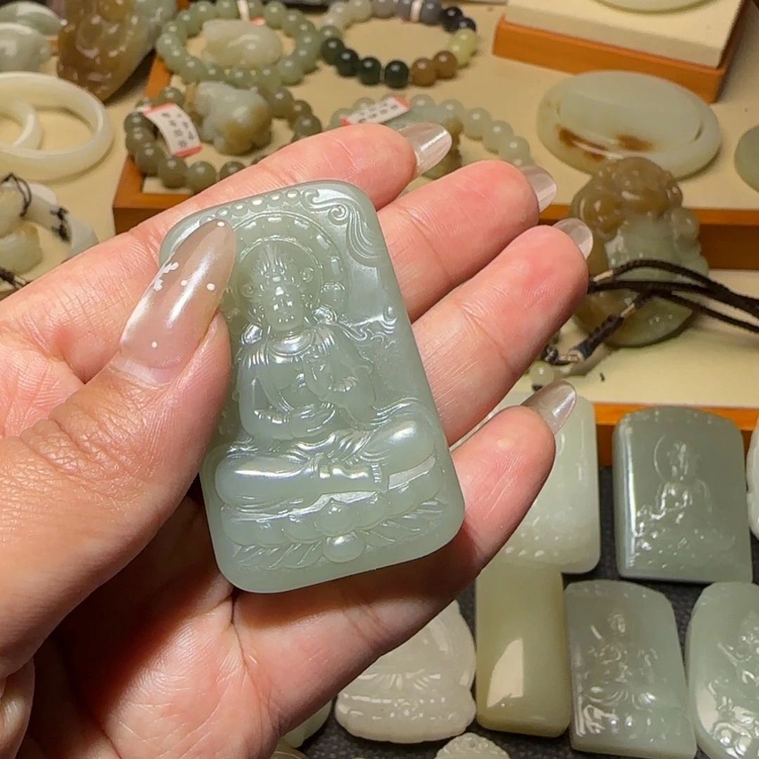 ****）和田玉未镶嵌颈饰