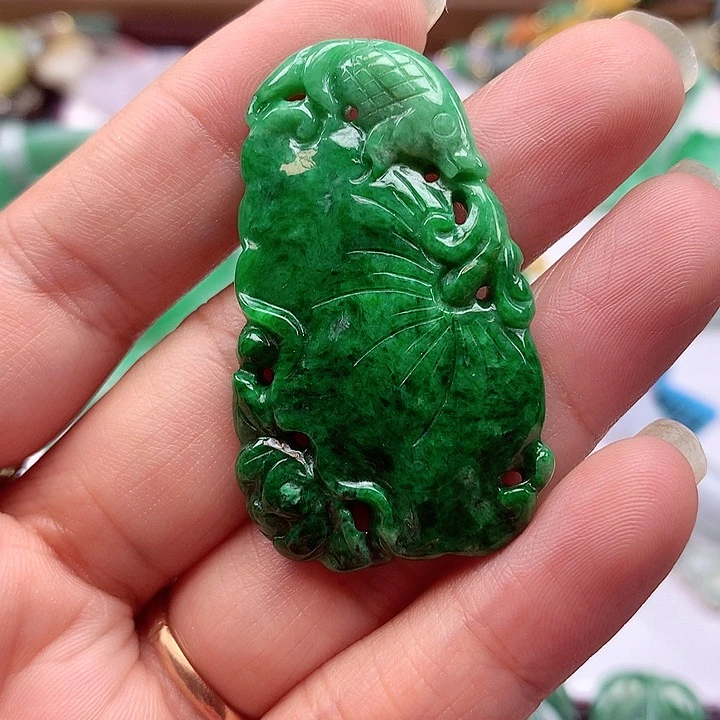 翡翠未镶嵌颈饰翡翠