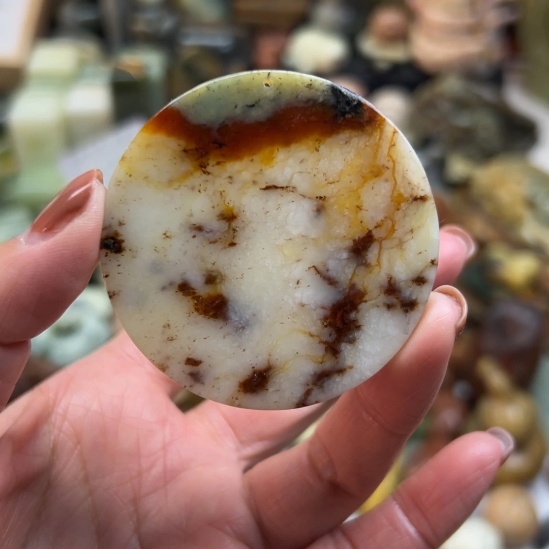 岫玉未镶嵌颈饰花玉无事牌