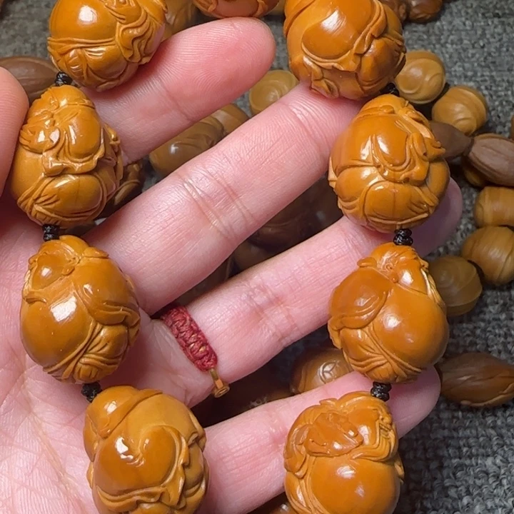 倾***丶橄榄核吊坠八宝财神