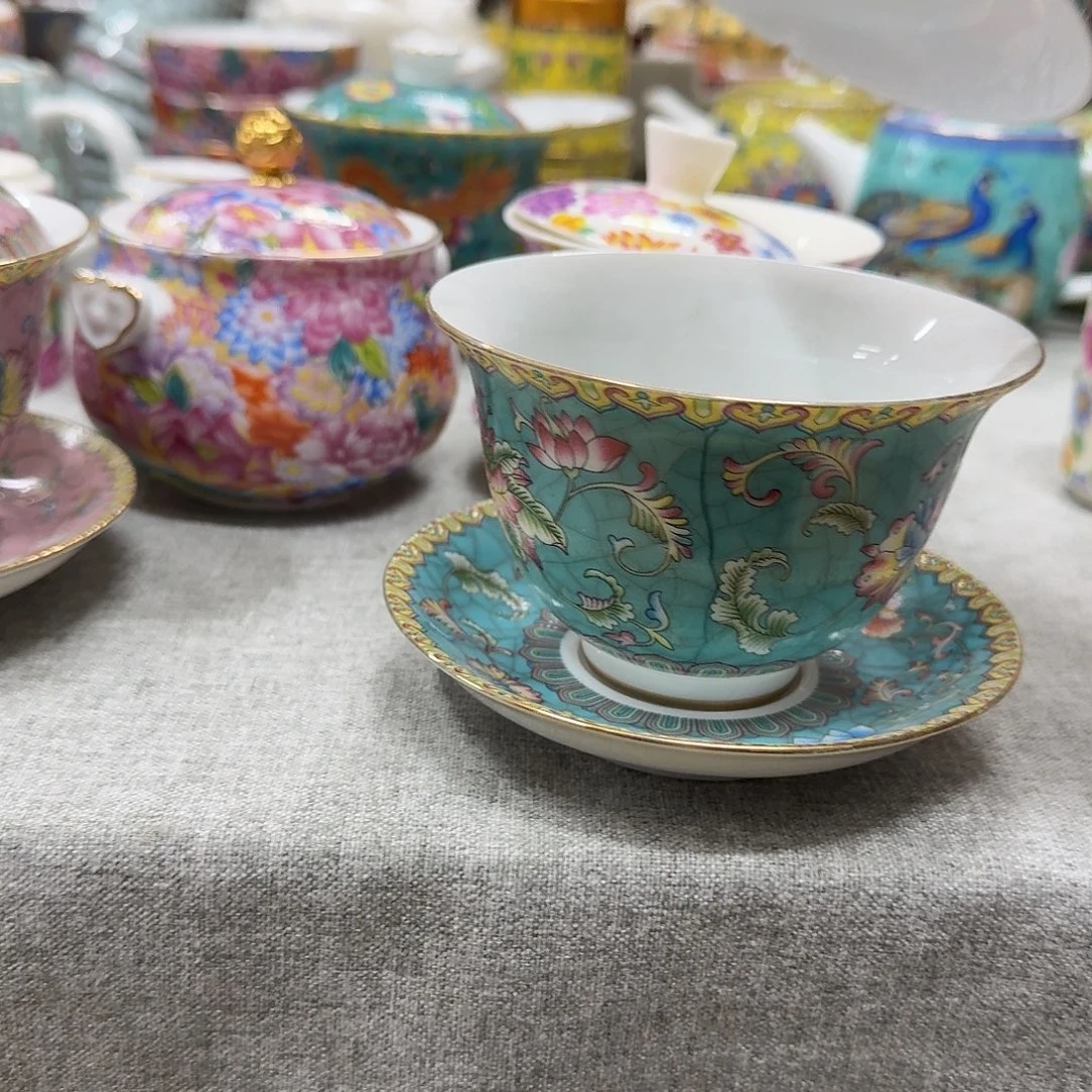 微瑕绿盖碗一个陶瓷