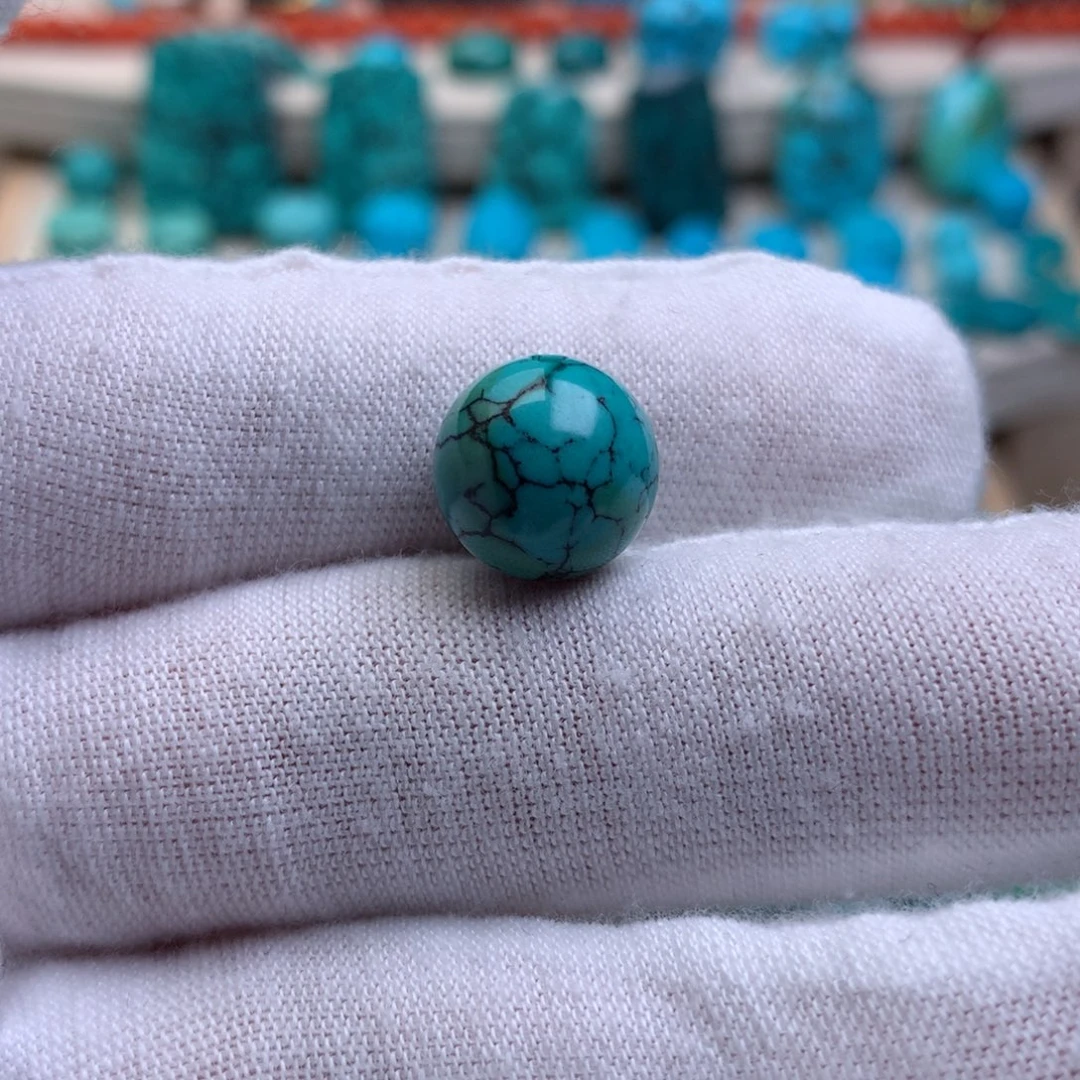 田***野绿松石未镶嵌珠宝奇石